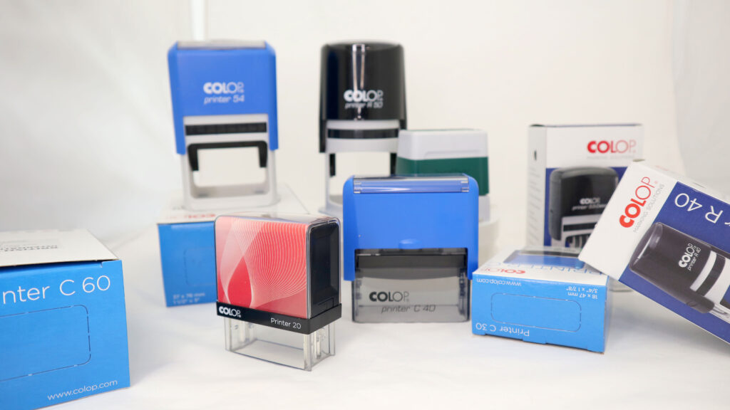 Sellos automaticos de la marca COLOP en diferentes tamaños